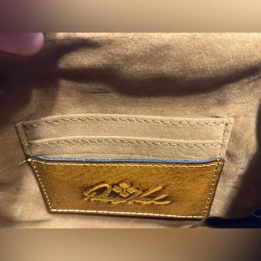 💛TODAY***$32***NWOT Patricia Nash brown embossed floral leather wristlet. - Picture 7 of 7